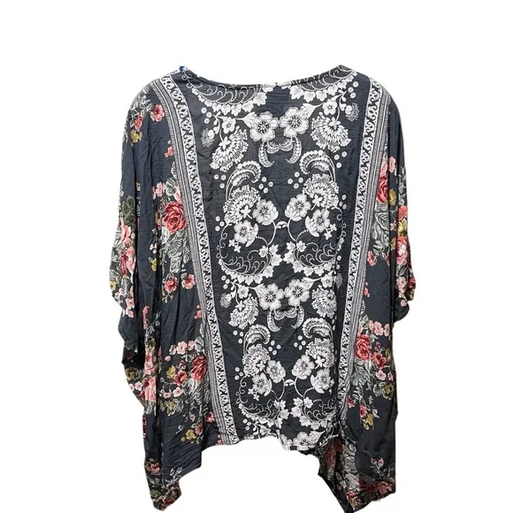Angie Grey and White Floral Kimono 2X - Picture 3 of 4
